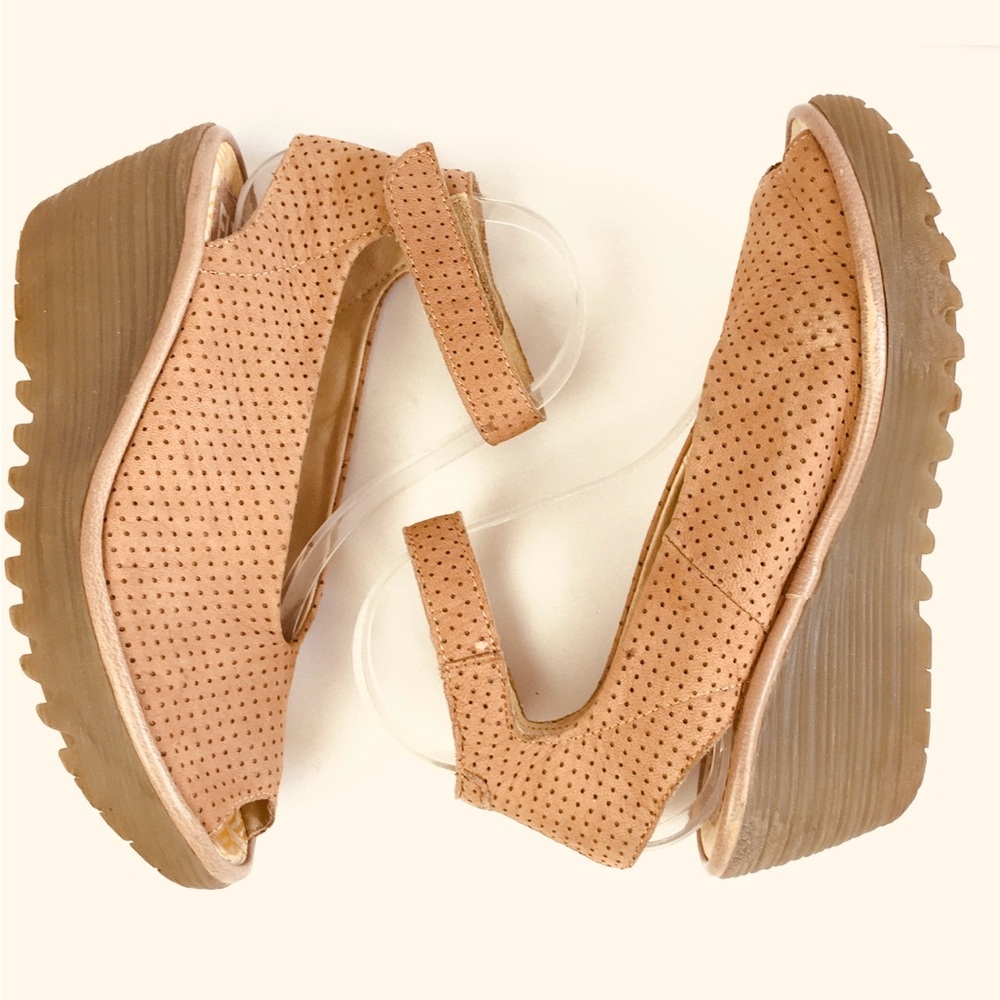 'FLY LONDON Yala' Perforated Leather Sandal Size 39 (US 8 - 8.5) - Picture 5 of 13
